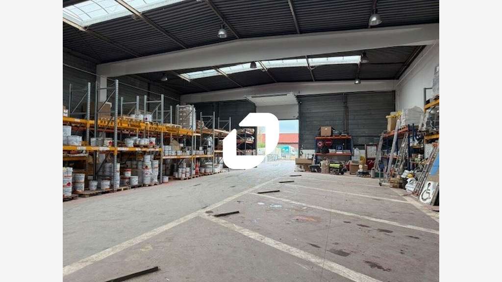A louer Local d'activité 851m² Saint ouen l'aumone
