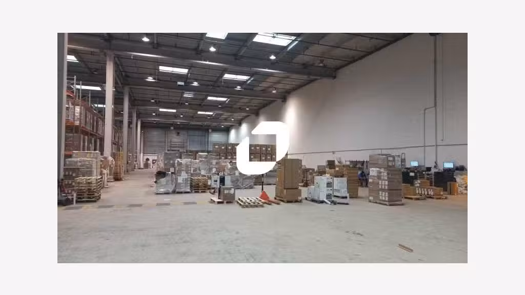 Dans une belle zone industrielle du Nord Ouest IDF