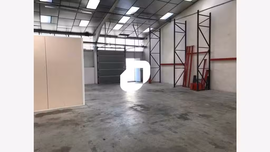 A louer Local d'activité 150m² Saint ouen l'aumone