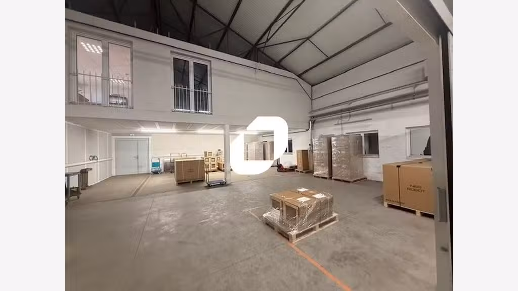 A louer Local d'activité 289m² Saint ouen l'aumone