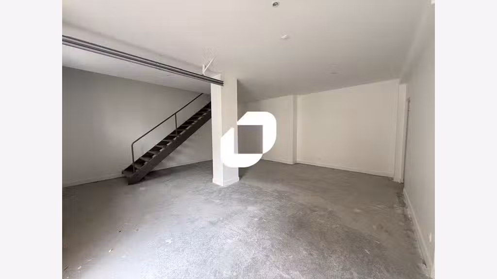 A louer Local d'activité 275m² Saint ouen l'aumone