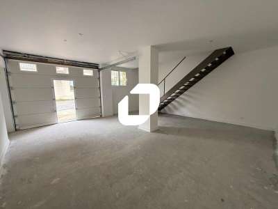 A louer Local d'activité 275m² Saint ouen l'aumone