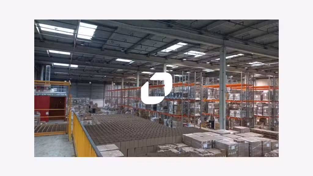 Dans une belle zone industrielle du Nord Ouest IDF