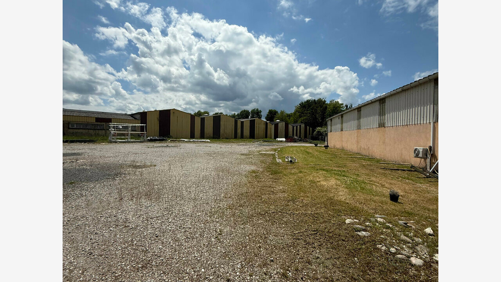 Local d'activité à louer 440m² à Brive Laroche