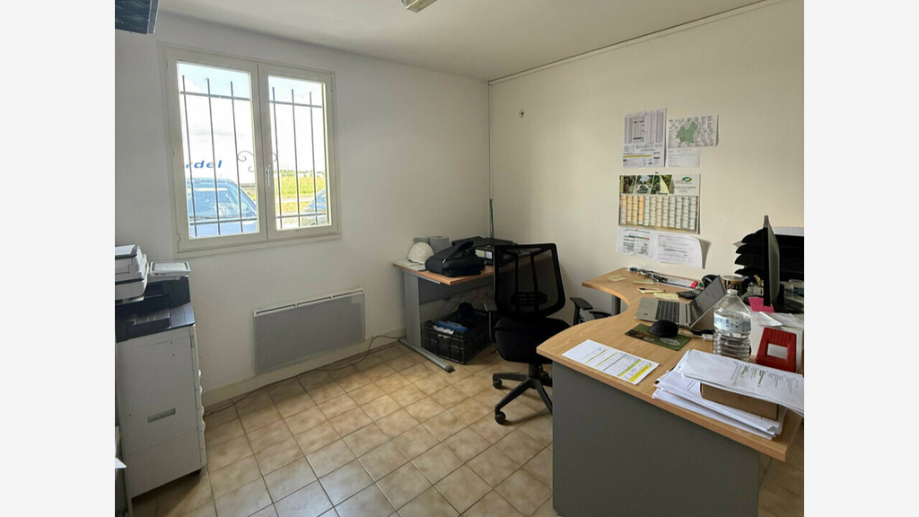 Local d'activité à louer 440m² à Brive Laroche