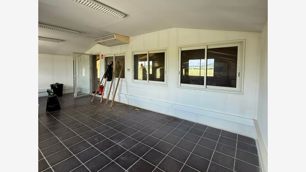 Local d'activité à louer 440m² à Brive Laroche