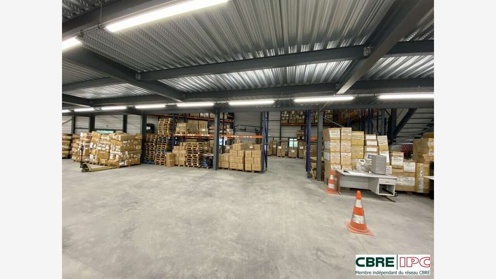Location local d'activités 825m² St-Paul-lès-Dax