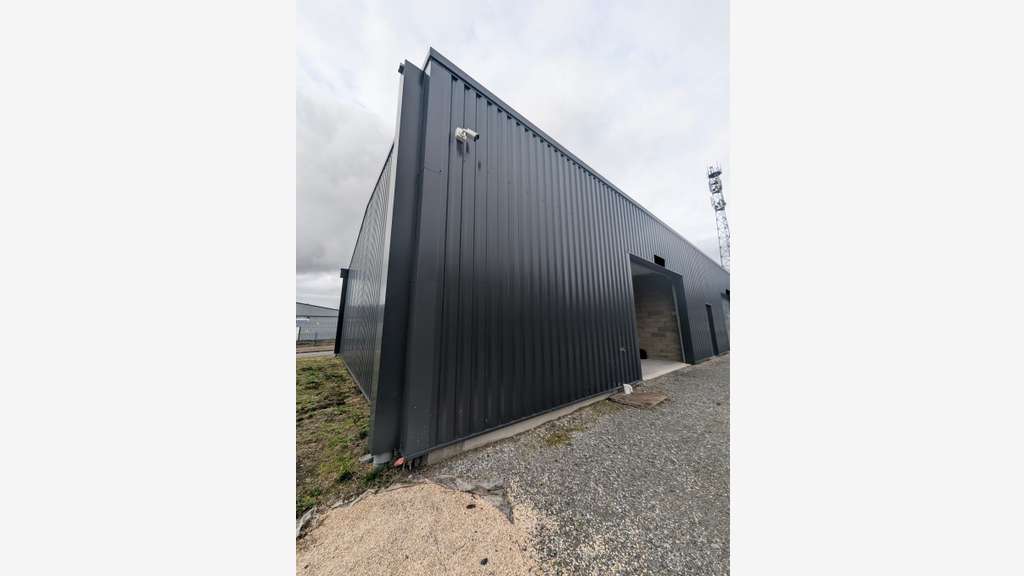 A louer local pro 120m² à Téthieu zone d'activités