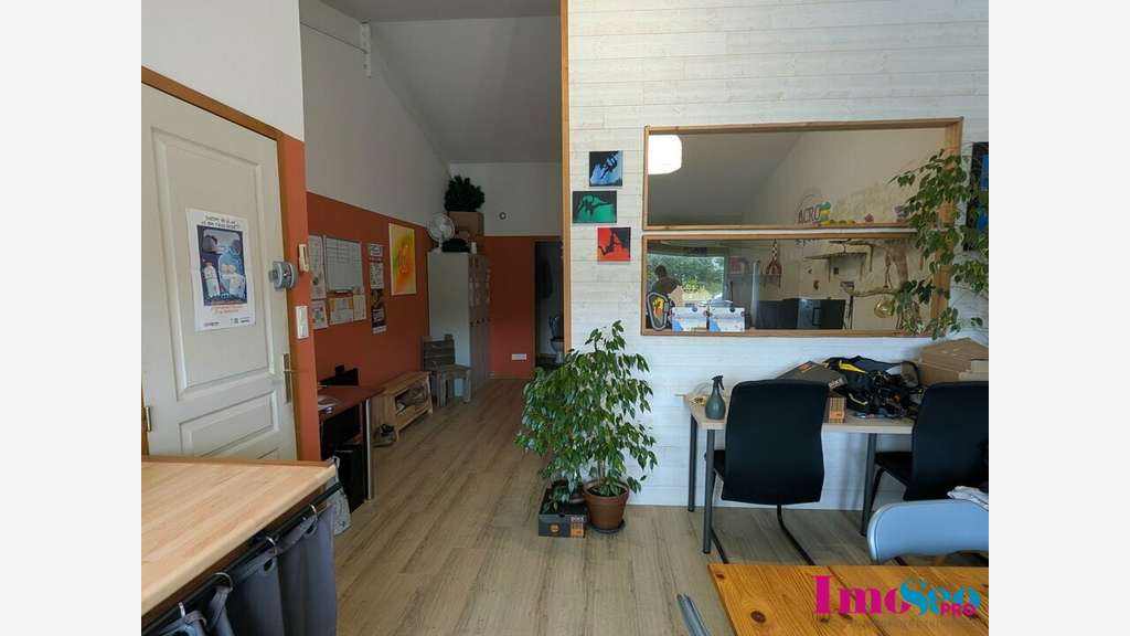 Entrepôt 110m² à louer en ZA à St Pée sur Nivelle
