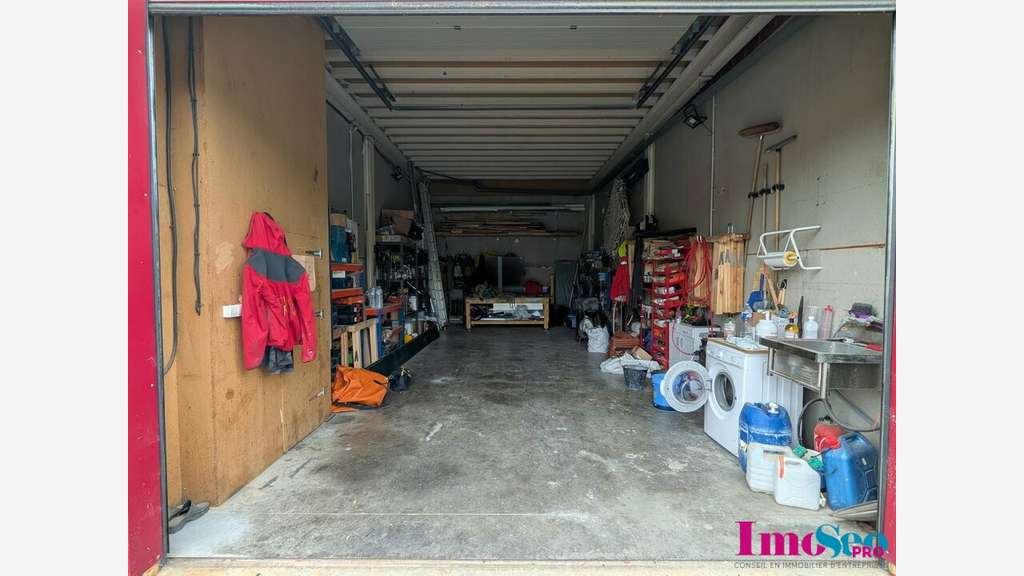 Entrepôt 110m² à louer en ZA à St Pée sur Nivelle