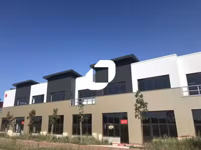 Au coeur du Carré Sénart, à proximité du golf de G