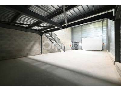 Location Locaux d'activités - Entrepôts à Saint-Priest