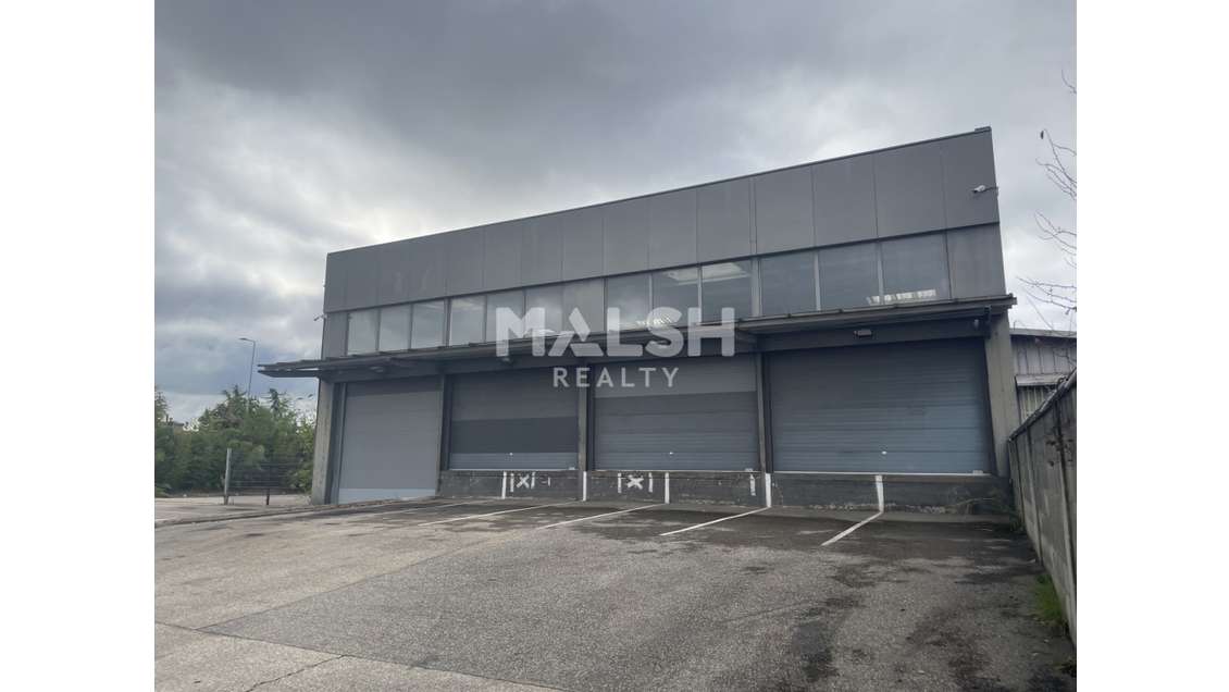 Locaux d'activités 1500m² à louer à Saint Priest