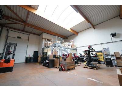 Location Locaux d'activités - Entrepôts à Décines-Charpieu