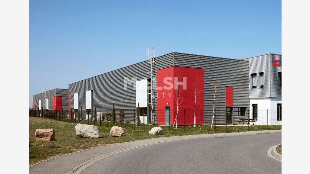 Location local d'activités 598m² Saint-Priest A46