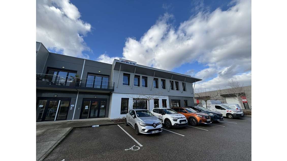 A louer local d'activités mixte 598m² Saint-Priest