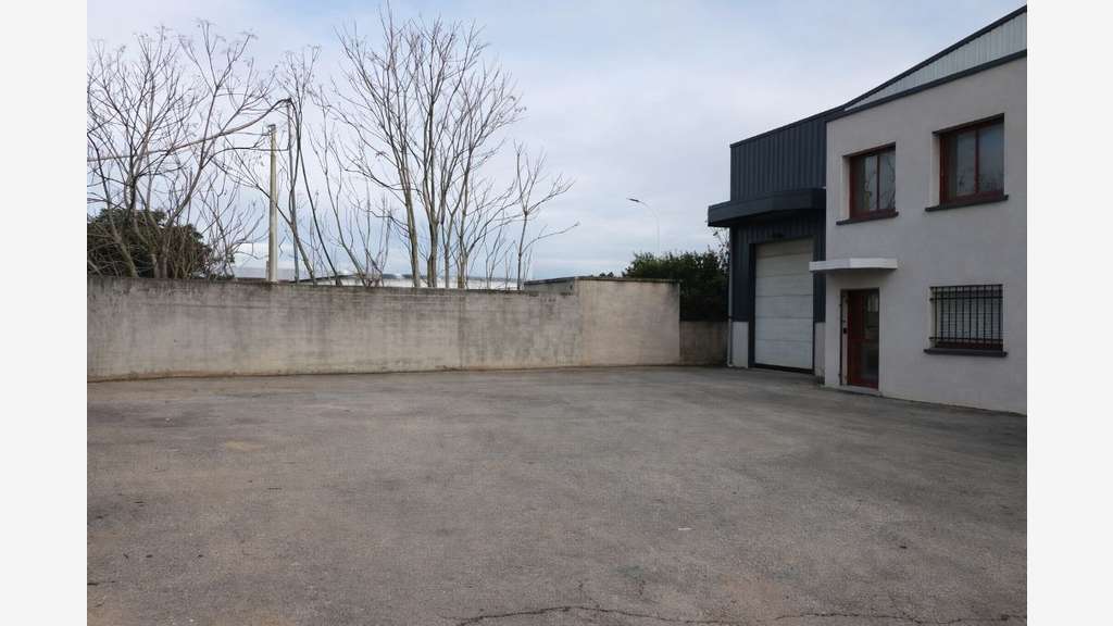 Local activité disponible 388m² à Saint-Priest