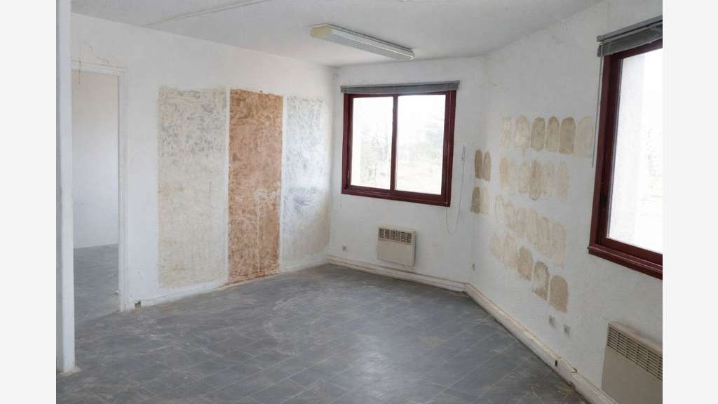 Local activité disponible 388m² à Saint-Priest