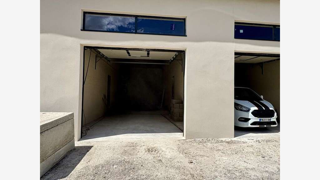 A louer locaux neufs à partir de 70m² à St-Priest