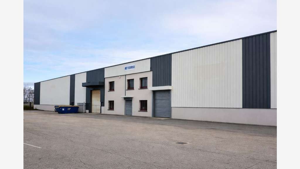 Entrepôt stockage 568m² à louer à Saint-Priest