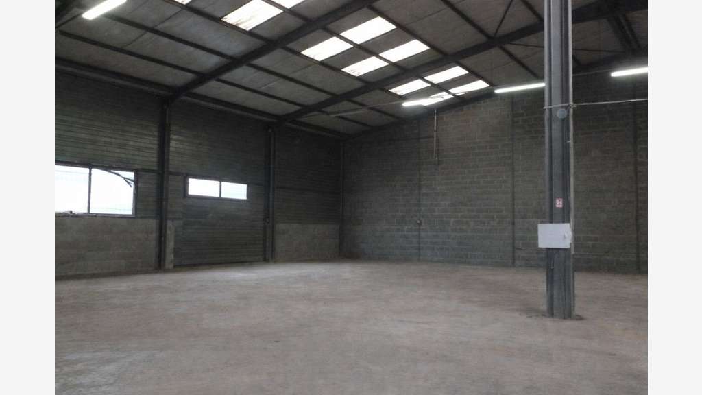 Entrepôt stockage 568m² à louer à Saint-Priest