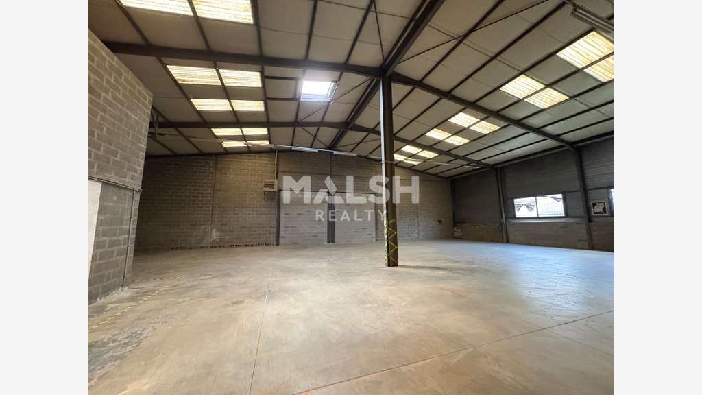 Locaux d'activités à louer 910m² à Saint Priest