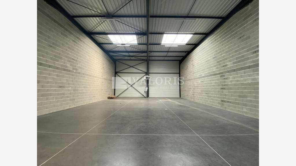 A louer local d'activité 670m² ZAC Saint-Priest