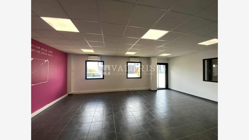 A louer local d'activité 670m² ZAC Saint-Priest