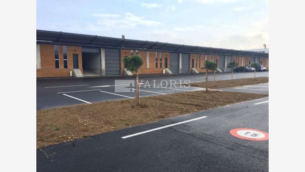Local 206m² à louer à Saint Priest A43