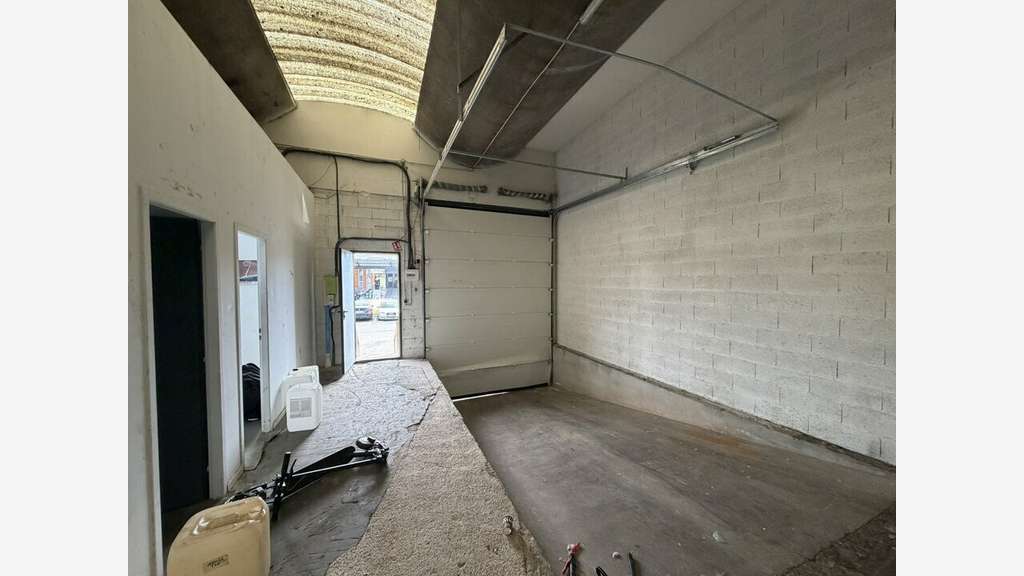 Local 206m² à louer à Saint Priest A43