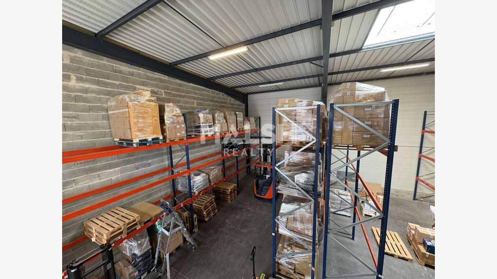 Loue local d'activités récent 372m² à Saint Priest