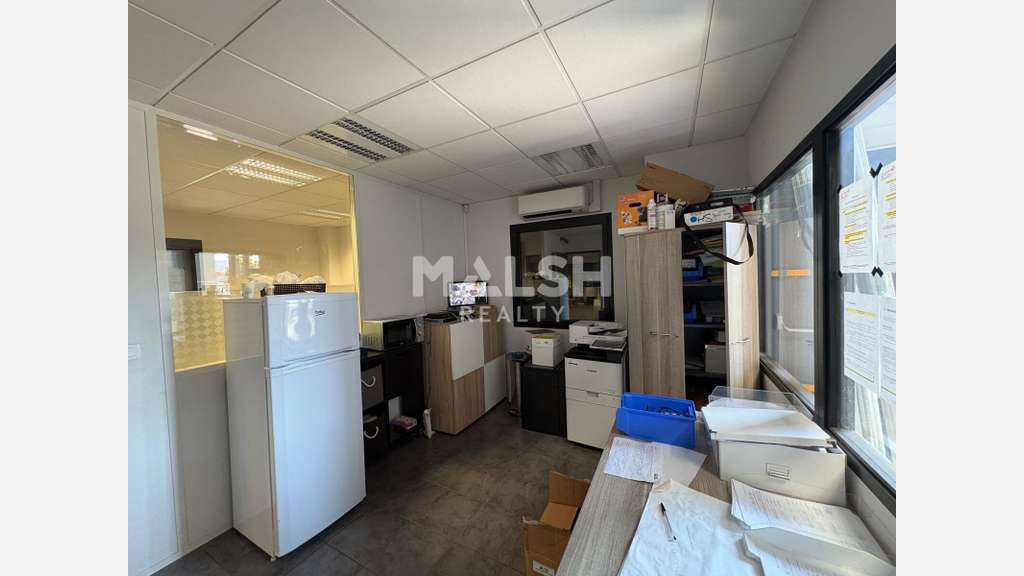 Loue local d'activités récent 372m² à Saint Priest