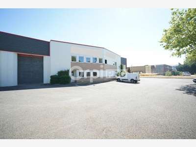 LOCAL D'ACTIVITE A LOUER - 370 m² - SAINT PRIEST