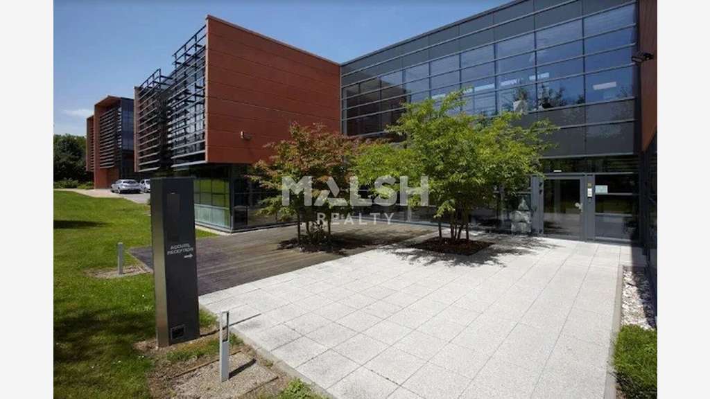 Bâtiment indépendant à usage d'activités et de bur