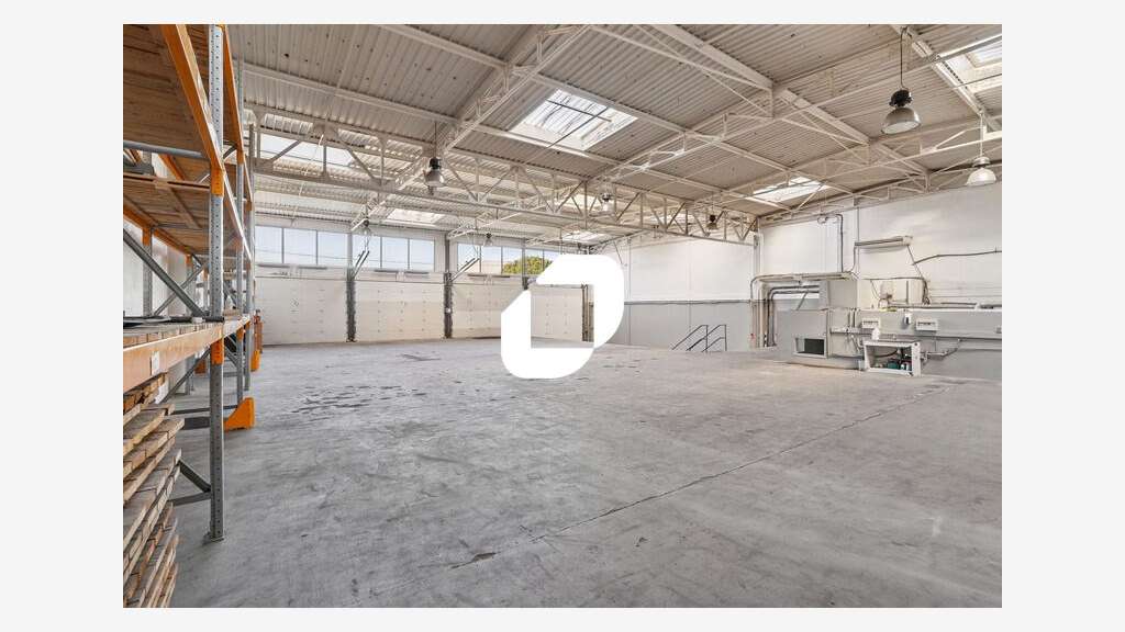 A louer Local d'activité 500m² Saint priest