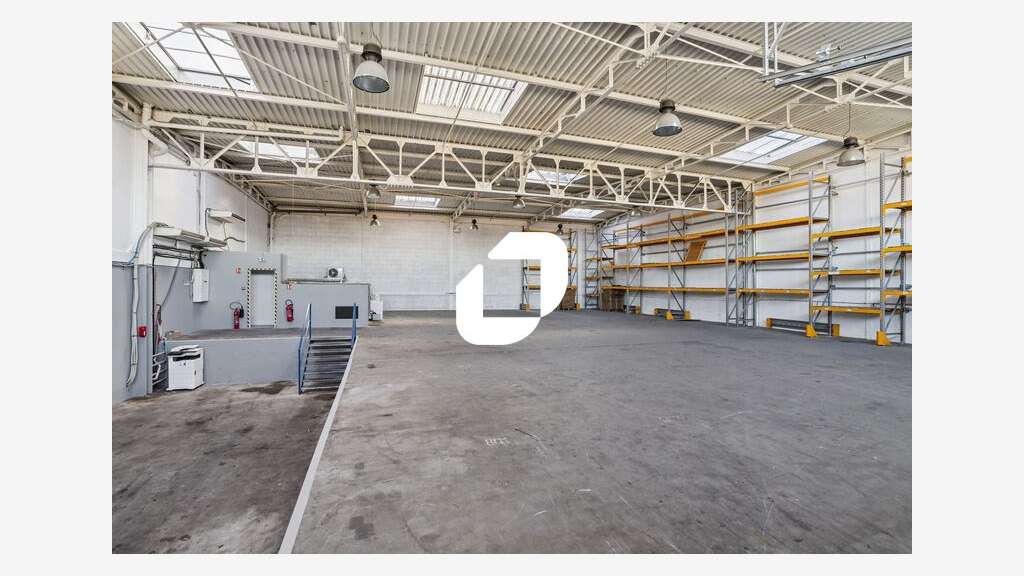 A louer Local d'activité 500m² Saint priest
