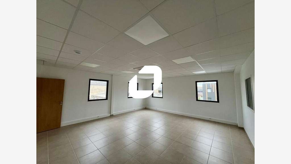 A louer Local d'activité 357m² Saint priest