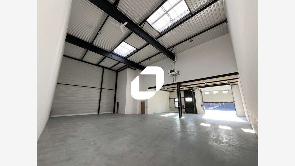 A louer Local d'activité 8943m² Saint priest