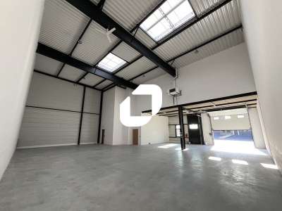 A louer Local d'activité 8943m² Saint priest
