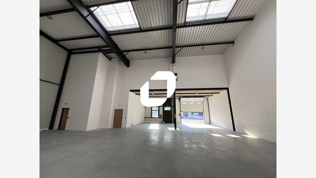 A louer Local d'activité 8943m² Saint priest