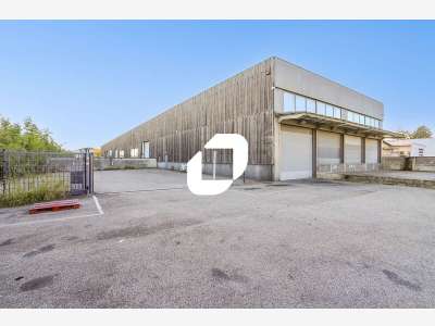 A louer Local d'activité 500m² Saint priest