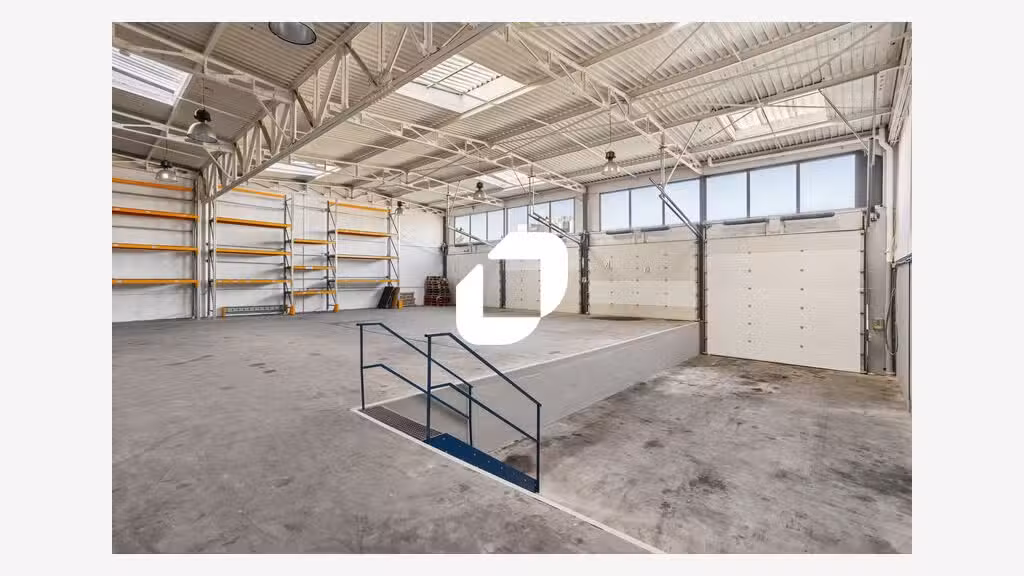 A louer Local d'activité 500m² Saint priest