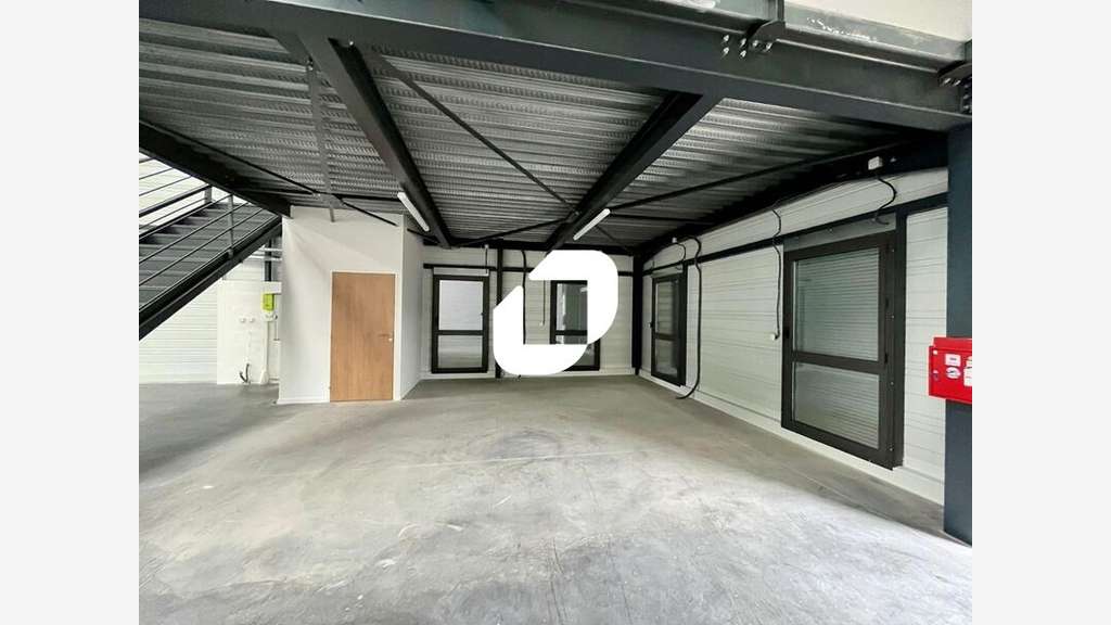 A louer Local d'activité 357m² Saint priest