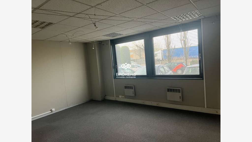 A louer local d'activité et bureaux Saint-Quentin