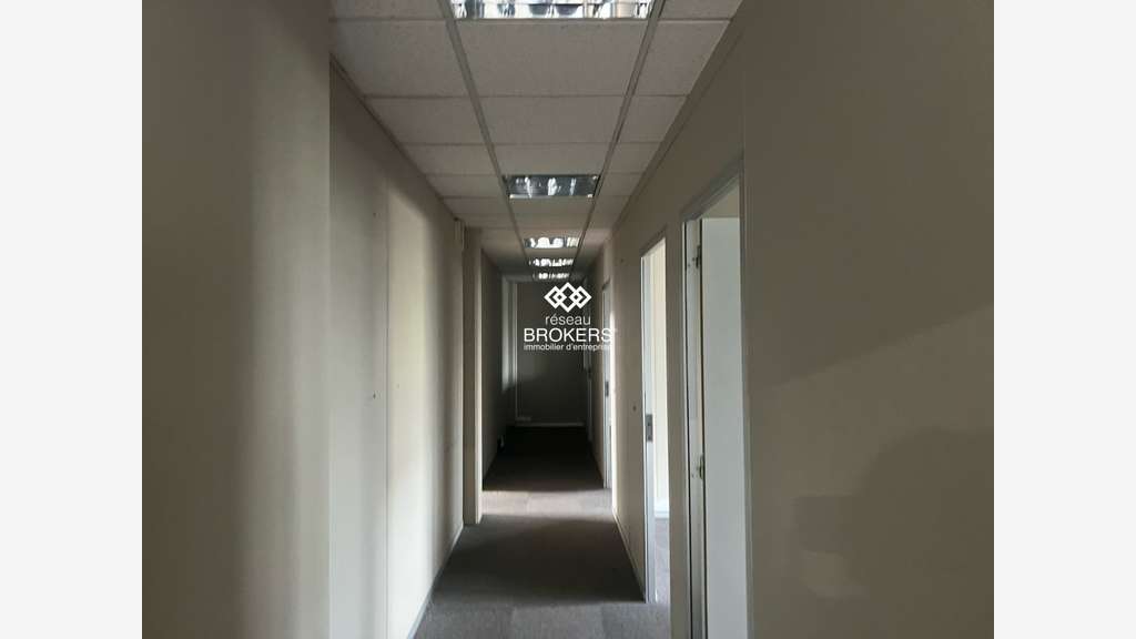 A louer local d'activité et bureaux Saint-Quentin