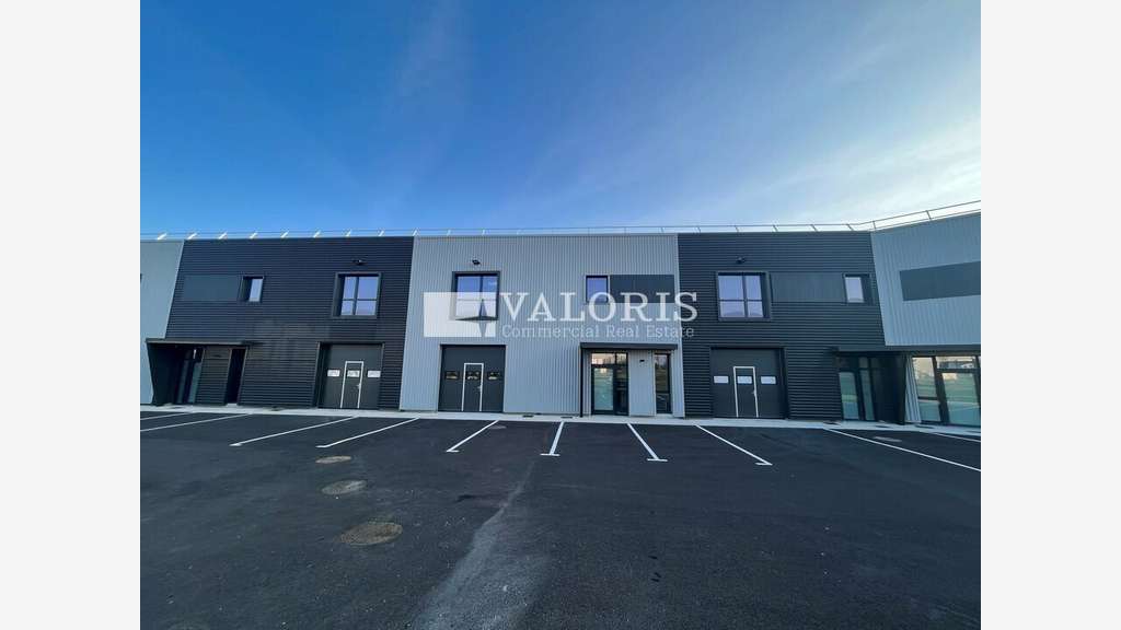 A louer local activité 176m² St-Quentin-Fallavier
