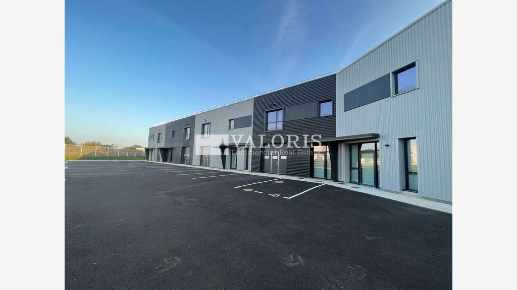 A louer local activité 176m² St-Quentin-Fallavier