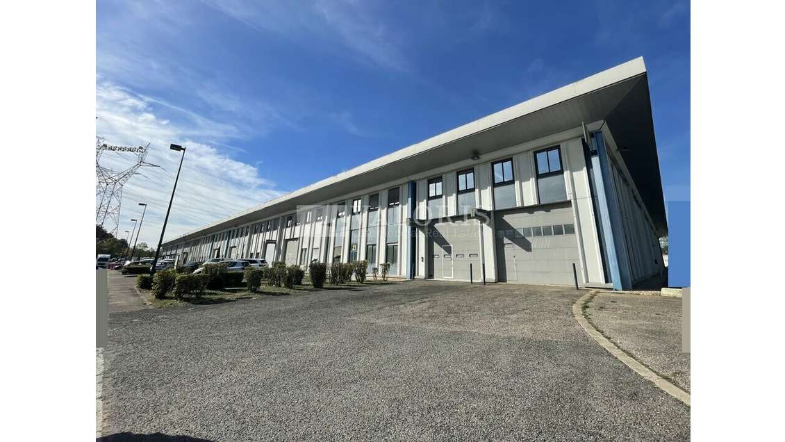 SAINT QUENTIN FALLAVIER - LOCAL D'ACTIVITE -