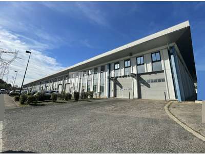 Location Locaux d'activités - Entrepôts à Saint-Quentin-Fallavier