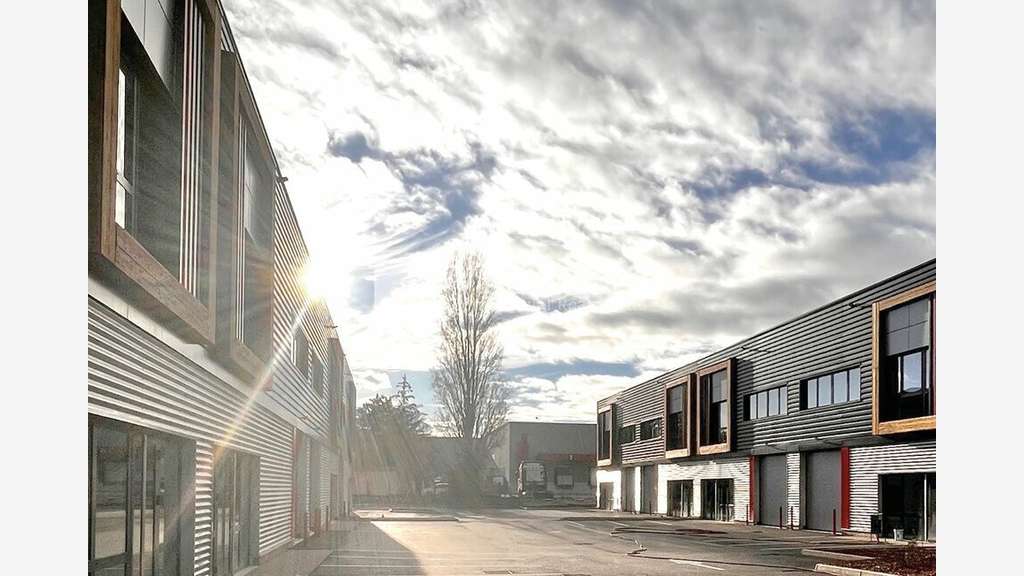 Local d'activité à louer à Saint-Quentin-Fallavier